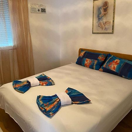 Guest House Kruna Улцинь Экстерьер фото